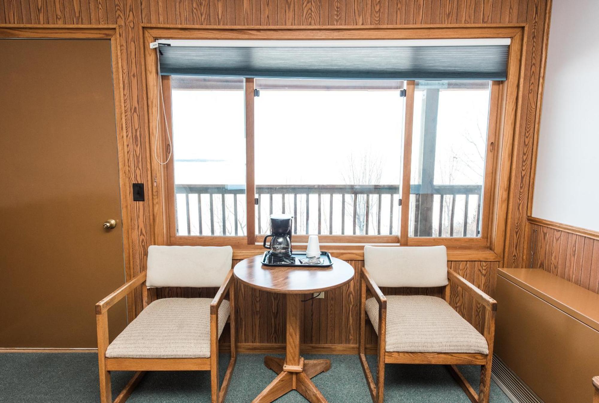 Seagull Bay Motel Bayfield Room photo